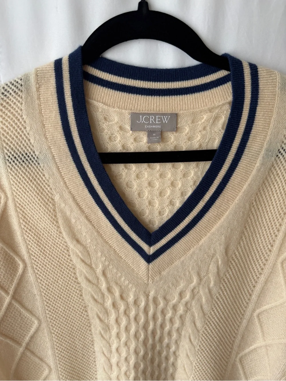 J. Crew 100% Cashmere Cream Cable Knit V-Neck Sweater Size Medium